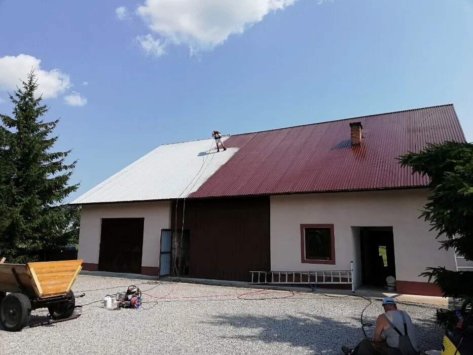 Malowanie Mycie dachu dachów renowacja impregnacja Mielec Przed i Po.jpg Malowanie Mycie dachu dachów renowacja impregnacja Mielec Przed i Po